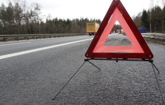 230127 JEMA Car crash warning triangle