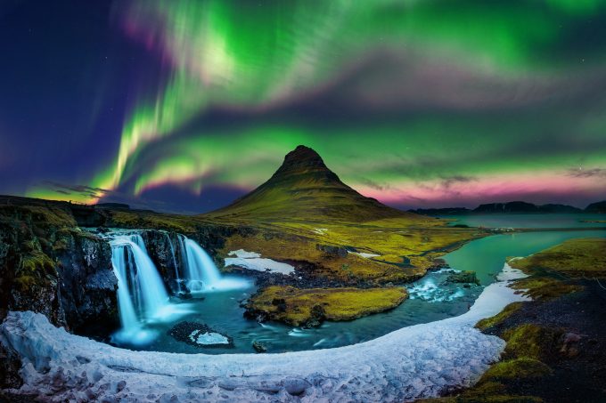 Northern,Light,,Aurora,Borealis,At,Kirkjufell,In,Iceland.,Kirkjufell,Mountains