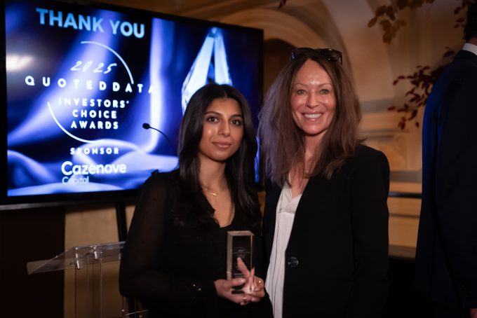 Faaliha Jivraj and Carolyn Morgan of JP Morgan Asset Management collecting one of three awards for the group and its investment companies.