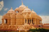 A picture of a hindu temple, akshardham in New Delhi